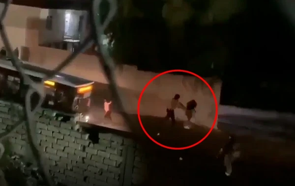 Bakıda yarıçılpaq kişi qadınlara hücum çəkdi - ŞOK VİDEO
