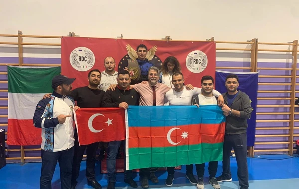 Polis əməkdaşı qaydasız döyüşdə uğur qazandı - FOTO