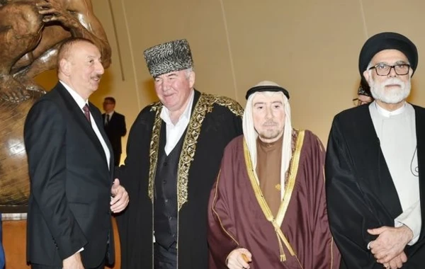 Ильхам и Мехрибан Алиевы на приеме в честь участников Бакинского саммита - ФОТО