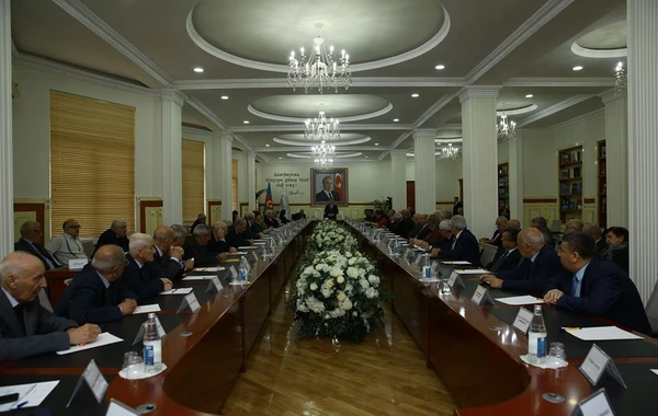 BDU-nun bütün əməkdaşlarına 500 manat mükafat veriləcək