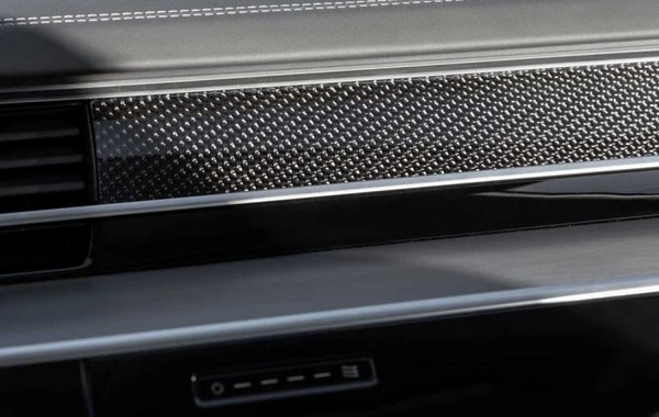 Audi S8 sedanının dinamik xarakteristikalarını açıqlayıb