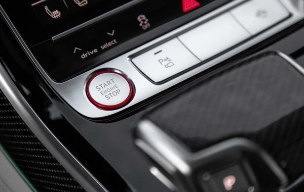 Audi S8 sedanının dinamik xarakteristikalarını açıqlayıb