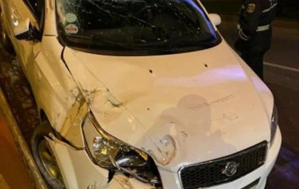 Bakıda avtomobil körpüdən aşdı - sürücü yoxa çıxdı - FOTO