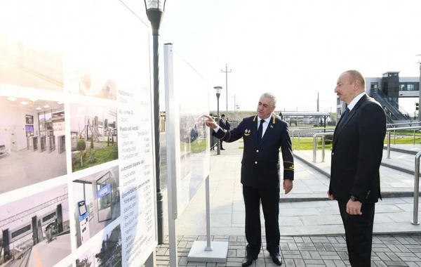 Президент Ильхам Алиев на открытии железнодорожной станции Пиршаги - ФОТО