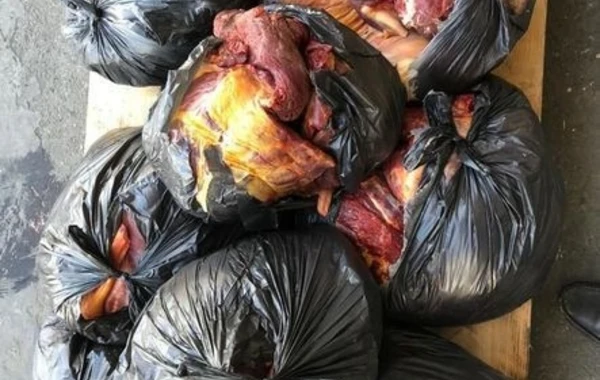 На рынке в Баку продавалось мясо по 5,5 маната за килограмм - ФОТО