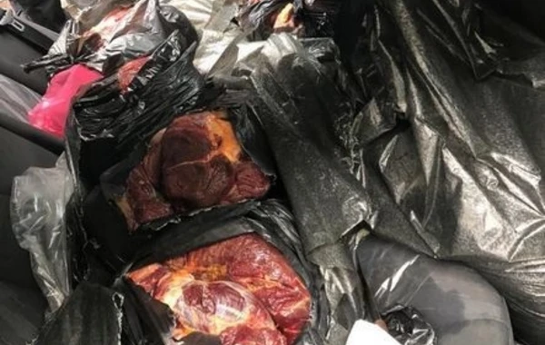 На рынке в Баку продавалось мясо по 5,5 маната за килограмм - ФОТО
