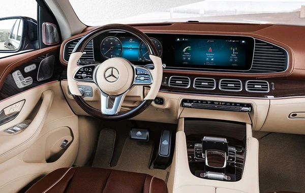 Mercedes показал первый серийный кроссовер Maybach - ФОТО