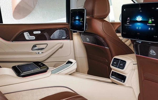 Mercedes показал первый серийный кроссовер Maybach - ФОТО