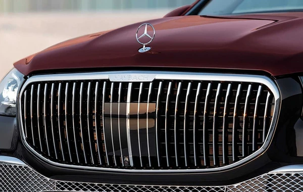 Mercedes показал первый серийный кроссовер Maybach - ФОТО