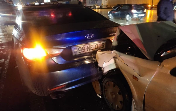 В Баку столкнулись 7 автомобилей: двое пострадавших - ФОТО