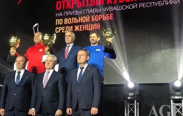 Güləşçilərimiz Rusiyada iki medal qazanıb - FOTO