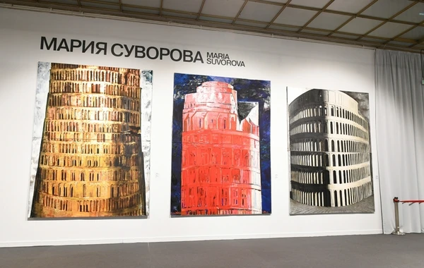 Мехрибан Алиева ознакомилась с 8-й Московской биеннале современного искусства - ФОТО