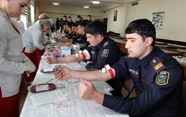 Polislər uşaqlar üçün qan verdilər - FOTO