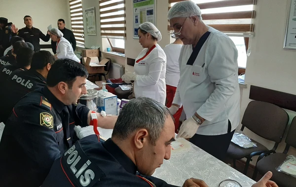 Polislər uşaqlar üçün qan verdilər - FOTO
