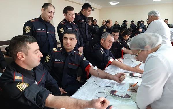 Polislər uşaqlar üçün qan verdilər - FOTO