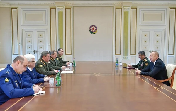 Президент принял делегацию во главе с начальником Генштаба ВС России - ФОТО