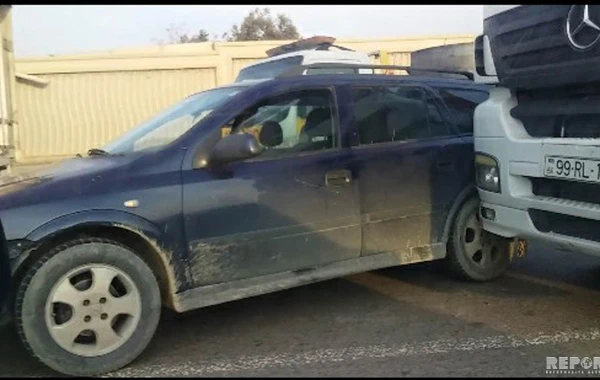 Авария на проспекте Зии Буньядова в Баку привела к пробке - ФОТО
