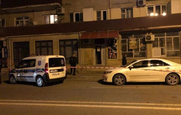 Bakıda metro yaxınlığında qan töküldü: Orta yaşlı qadın öldürüldü - VİDEO