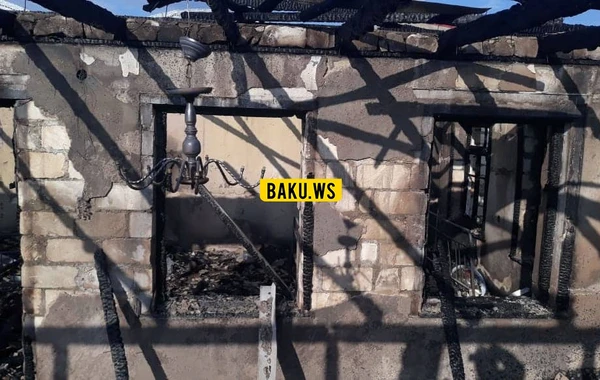 Azərbaycanda 5 otaqlı ev yandı - 2 uşaq son anda xilas edildi - FOTO