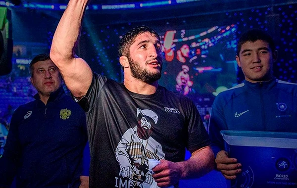 Olimpiya və dördqat dünya çempionu bu hərəkətinə görə cəzalandırılıb - FOTO