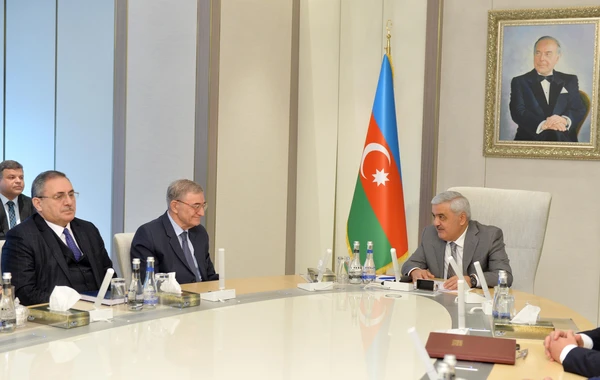Новый вице-президент SOCAR представлен коллективу - ФОТО