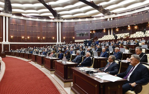 Səfa Mirzəyev: "Milli Məclis qanunvericilik fəaliyyətini dayandırıb"