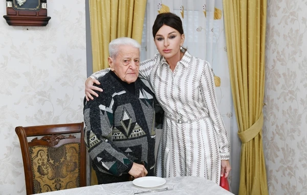 Мехрибан Алиева побывала в гостях у народного артиста Алибабы Мамедова - ФОТО