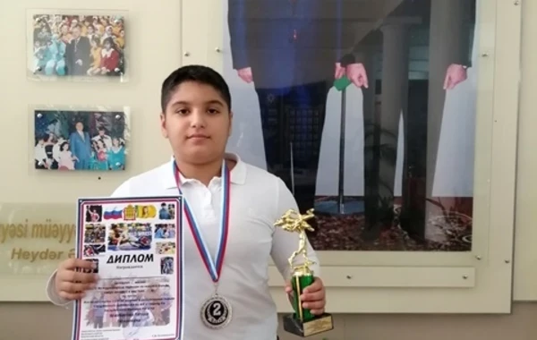 Orta məktəb müəllimi İtaliyada dünya çempionu oldu - FOTO