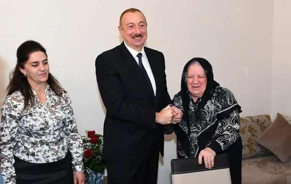 Президент в жилом здании, построенном в Шемахы для пострадавших от землетрясения - ФОТО