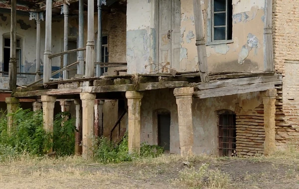 Tovuzun viran qalan bəy evləri - FOTO