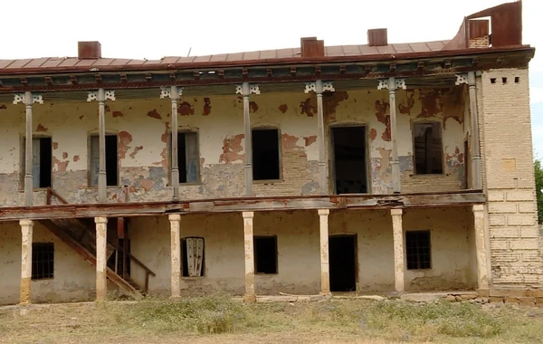 Tovuzun viran qalan bəy evləri - FOTO
