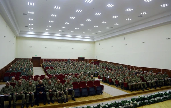 Komandir heyəti Müdafiə Nazirliyinə toplandı - FOTO