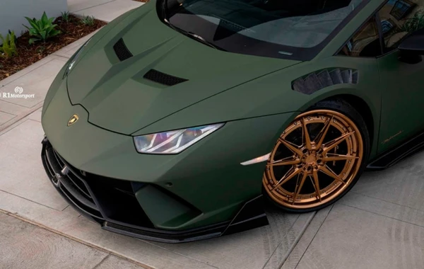 Итальянский суперкар Lamborghini переделали в армейскую версию - ФОТО