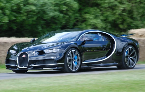 Эксперты определили ТОП-5 самых быстрых автомобилей - ФОТО