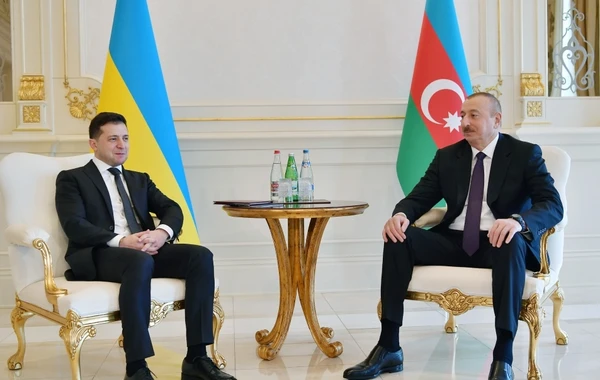 В Баку состоялась встреча один на один президентов Азербайджана и Украины