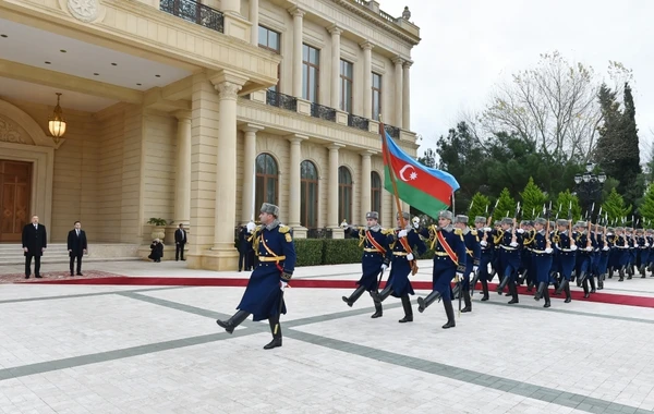 В Баку состоялась церемония официальной встречи президента Украины - ФОТО
