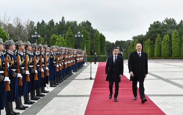 В Баку состоялась церемония официальной встречи президента Украины - ФОТО