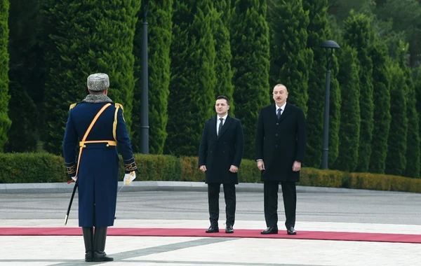 В Баку состоялась церемония официальной встречи президента Украины - ФОТО