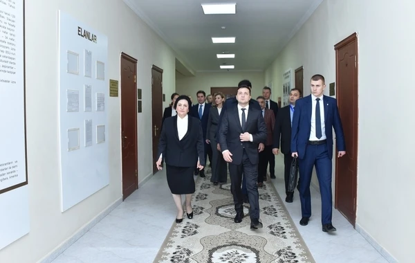 Ukrayna Prezidenti Bakıda universitetə getdi - FOTO