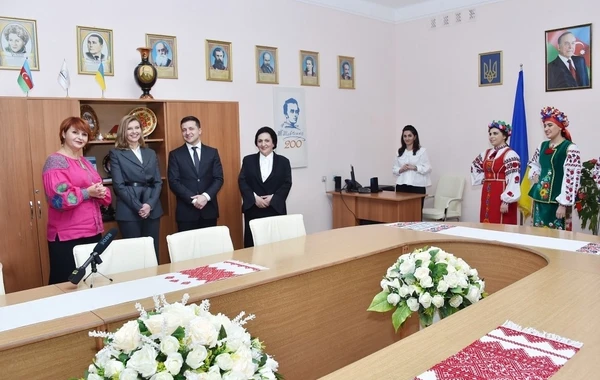 Ukrayna Prezidenti Bakıda universitetə getdi - FOTO