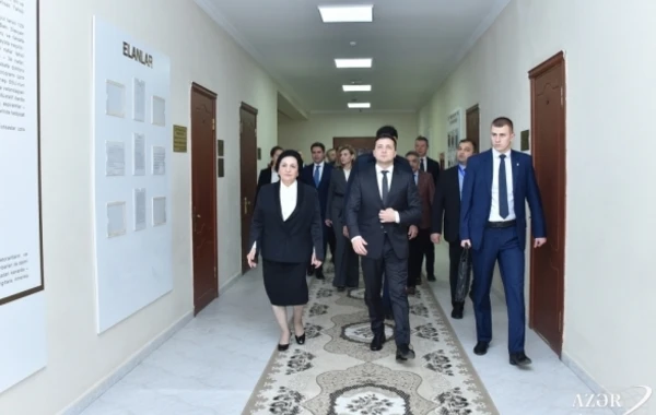 Зеленский с супругой в Бакинском славянском университете - ФОТО