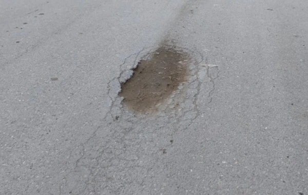 Xırdalanda yeni asfaltlanmış yol çökür - FOTO