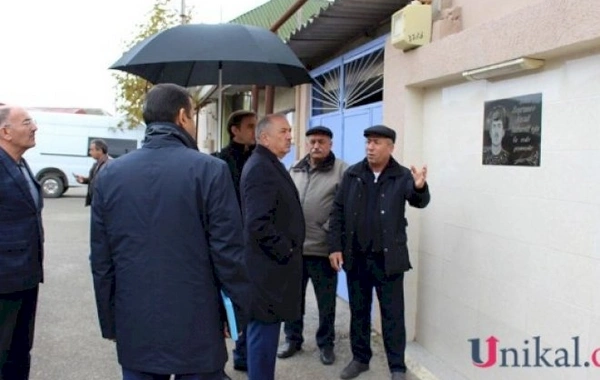 İcra başçısının bu görüntüsü tənqid olundu