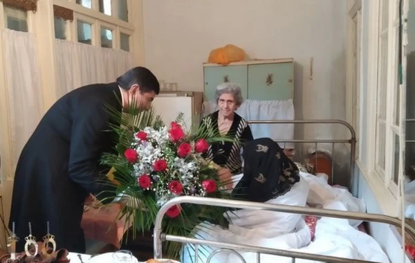 Глава ИВ пришел на день рождения 100-летней жительницы - ФОТО