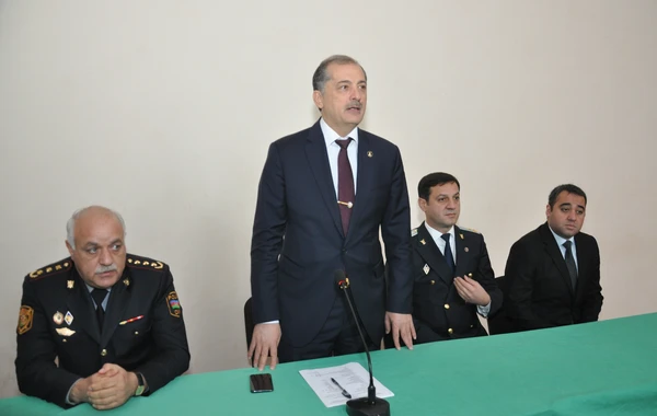 Bu icra başçısı ailəsi ilə birlikdə yataqxanada yaşayır - FOTO