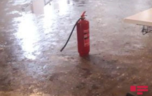 Gəncədə orta məktəbdə yanğın olub - FOTO