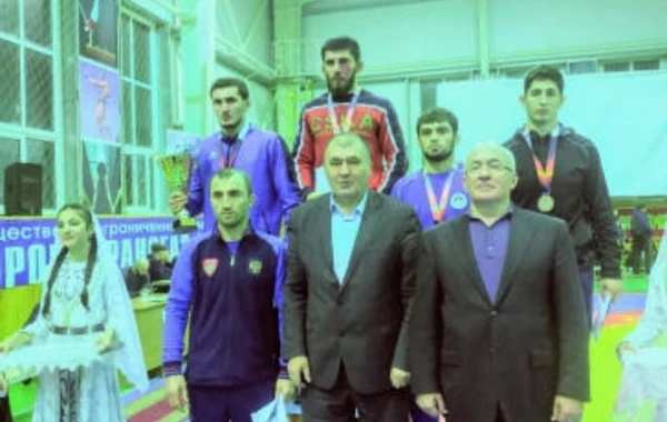 Güləşçilərimiz Dağıstanda beş medal qazandı - FOTO