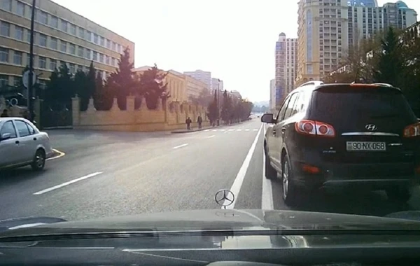 Bakıda daha bir yol kəsən sürücü- 90 NX 058 - VİDEO