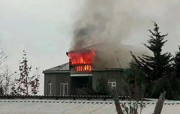 Bakıda villa yanıb - VİDEO