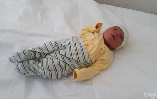 Səhiyyə Nazirliyi zibillikdən tapılan körpə ilə bağlı məlumat yaydı - FOTO - YENİLƏNİB